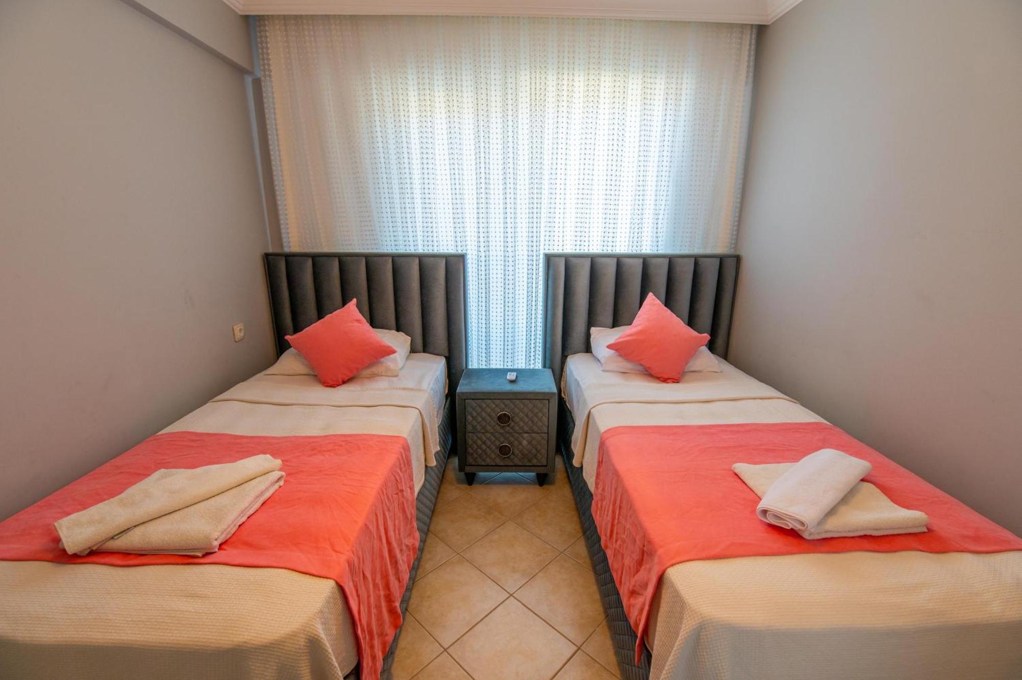Sunset Beach Club Aqua Lettings 페티예 외부 사진